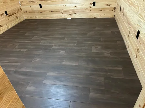 Second bedroom, clean perimeter cuts